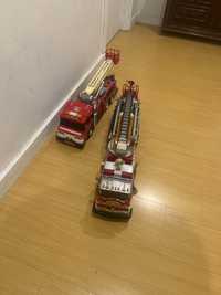 2 Carros dos bombeiros