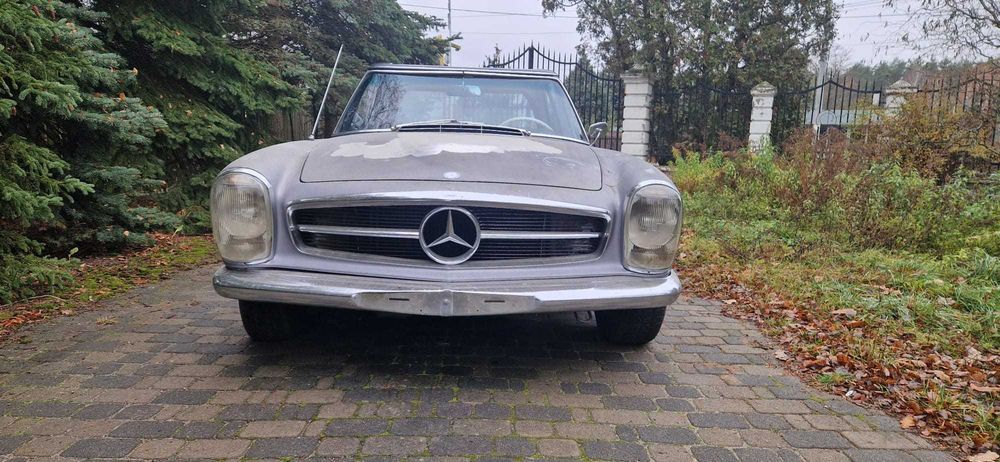 Mercedes-Benz 230 SL W113 Pagoda 1965 r.