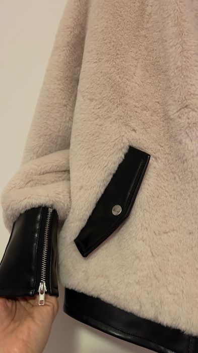 Розкішний молочний хутряний бомбер экошубка з еко -хутра на молнї s -m