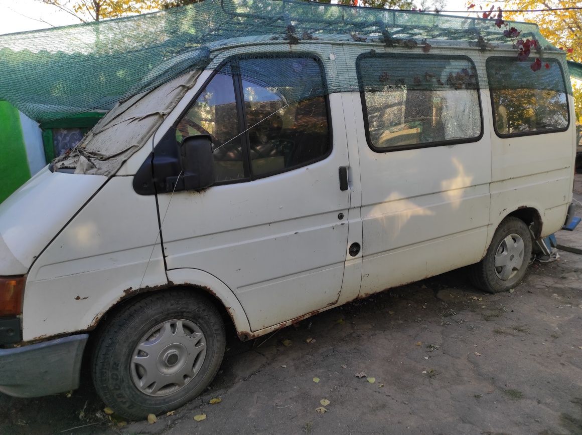 Продам  машину Ford transit