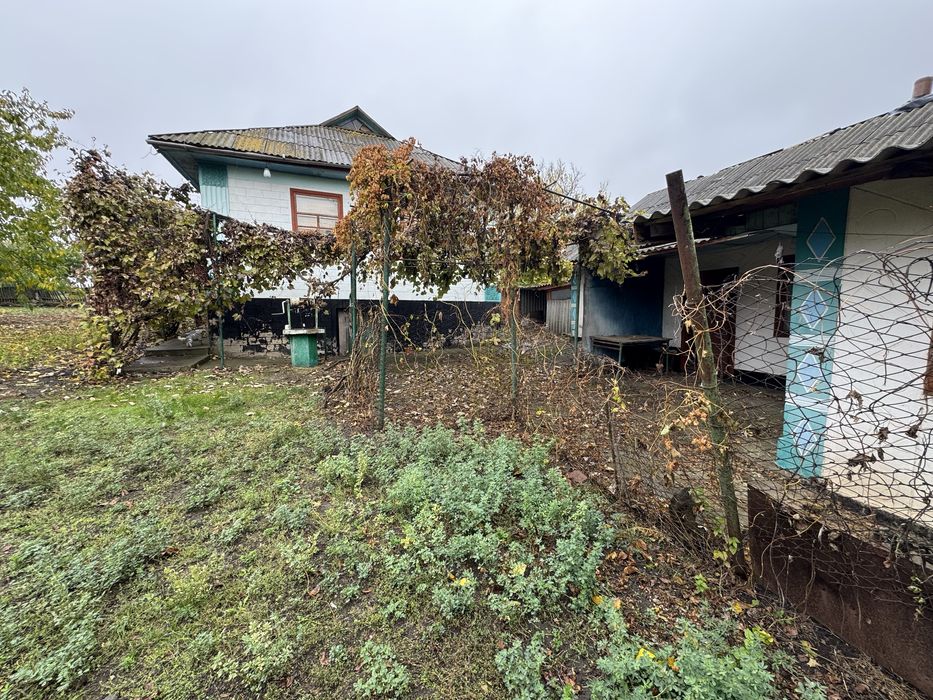 Продам будинок вул садова 72