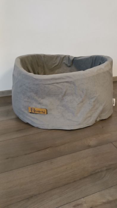 Basen z kulkami szary