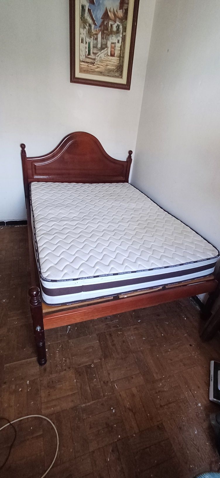 Vendo cama corpo e meio com colchao 133cm190cm