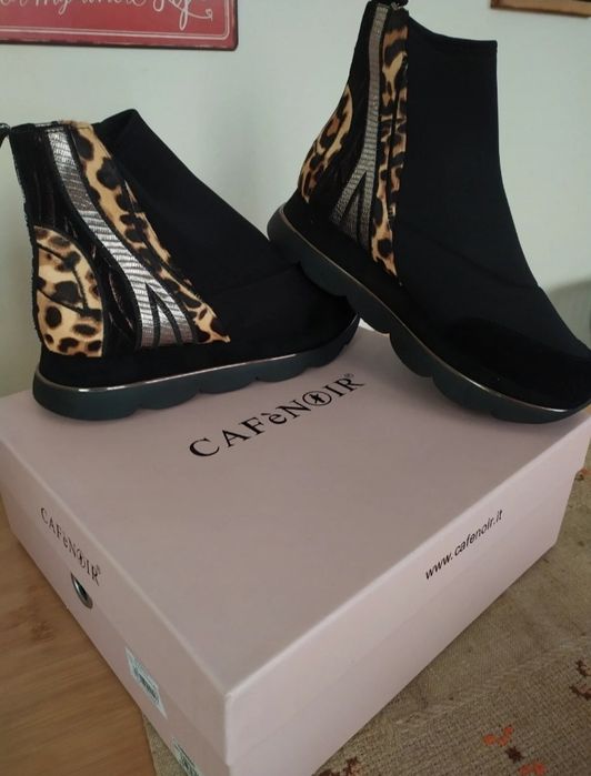 Botas Café Noir novas e na embalagem original