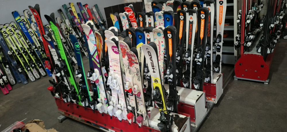 Pakiet nart juniorskich ,narty w hurcie