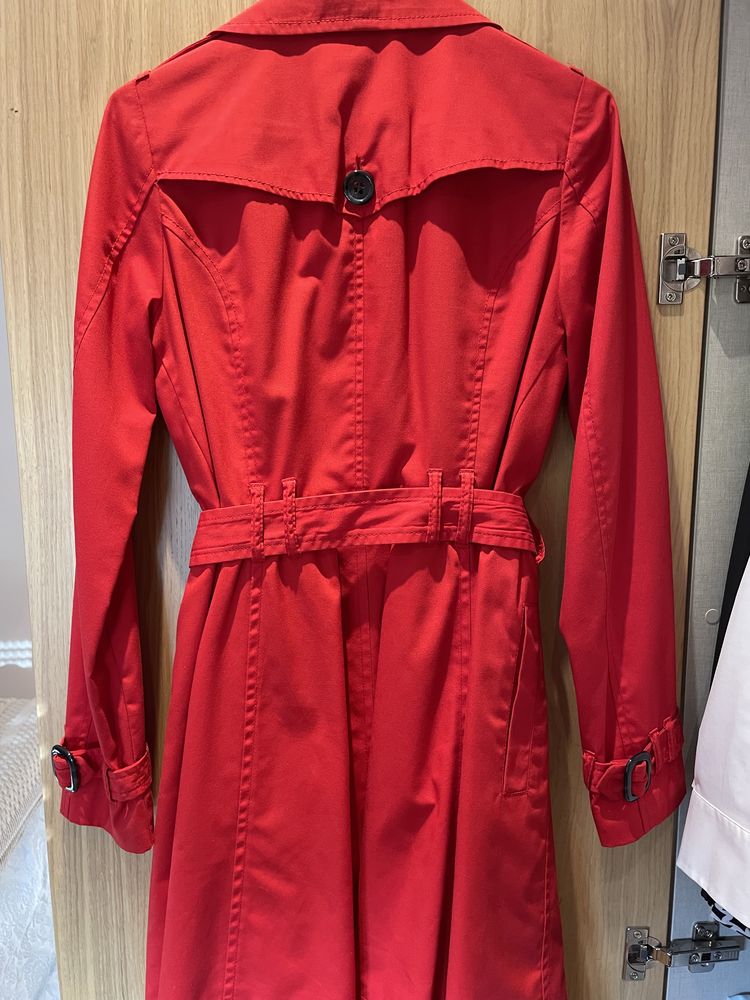 Gabardine/trench vermelha