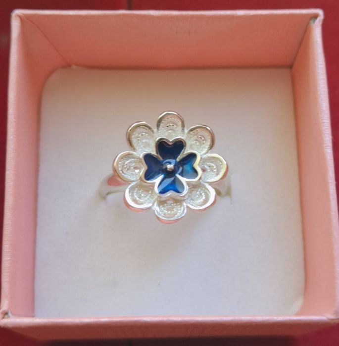 Anel em prata com flor em filigrana