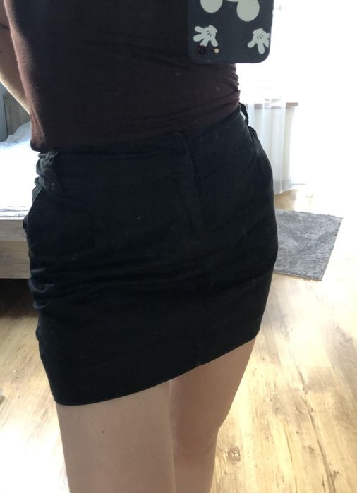 Czarna spodnica Reserved 42