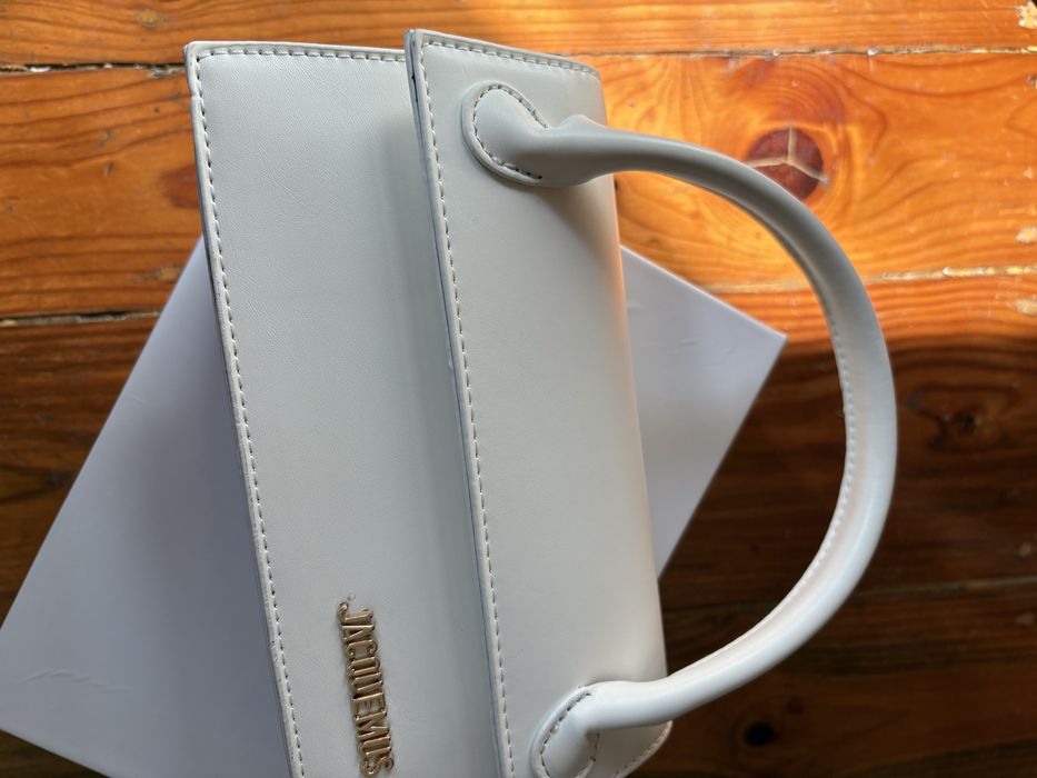 Bolsa Jacquemus, nova sem etiquetas