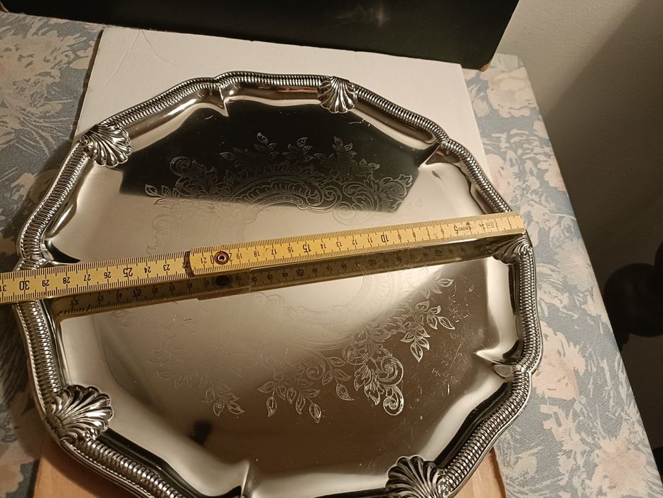 Bandeja prateada decorativa