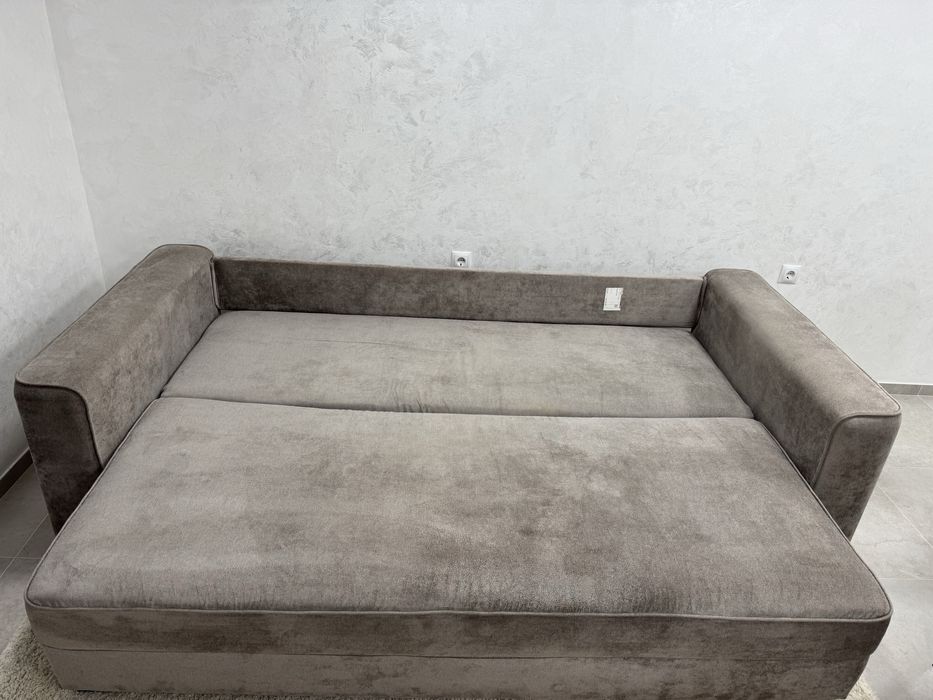 Диван для вітальні