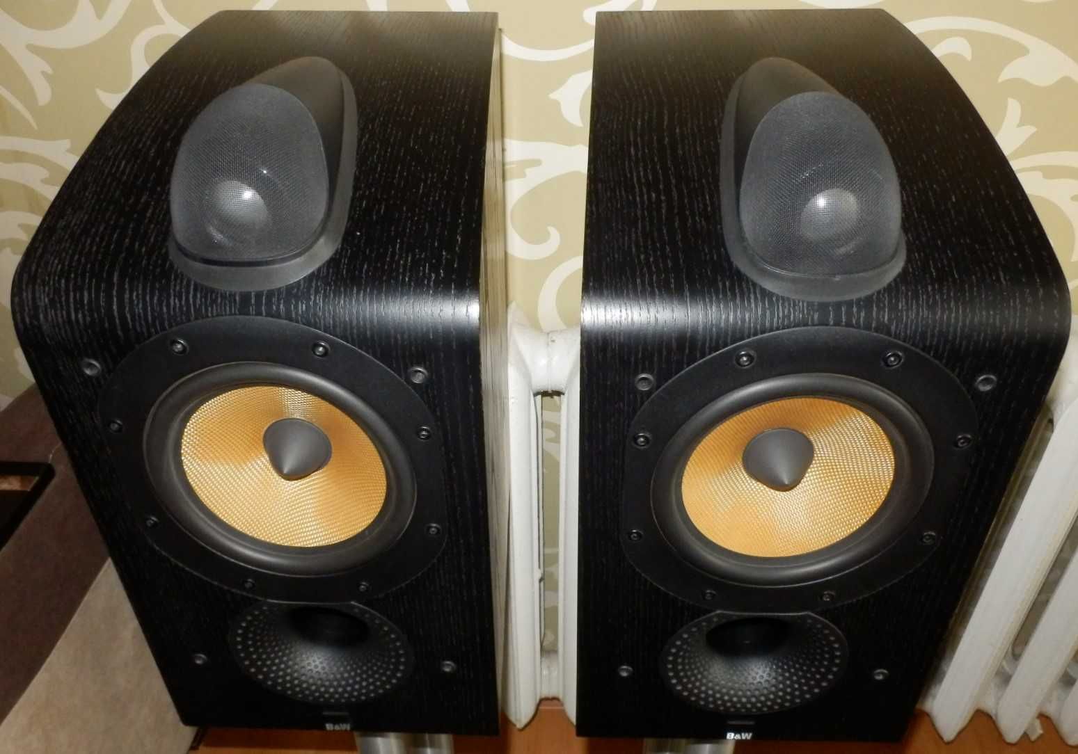 B&W 705 Bowers & Wilkins