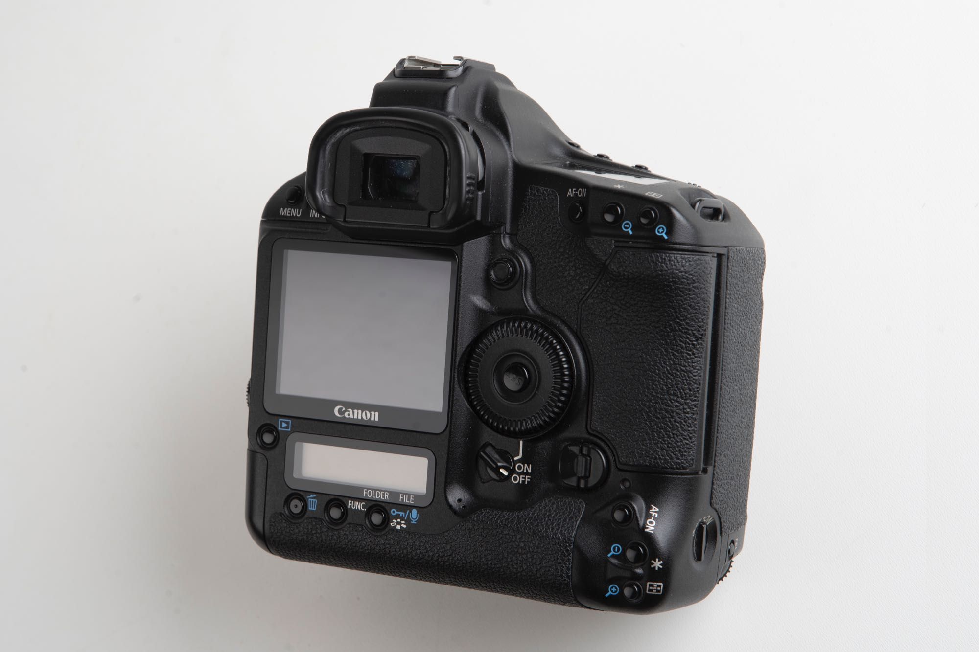 Canon Eos 1 Ds Mark 3 w bardzo dobrym stanie.