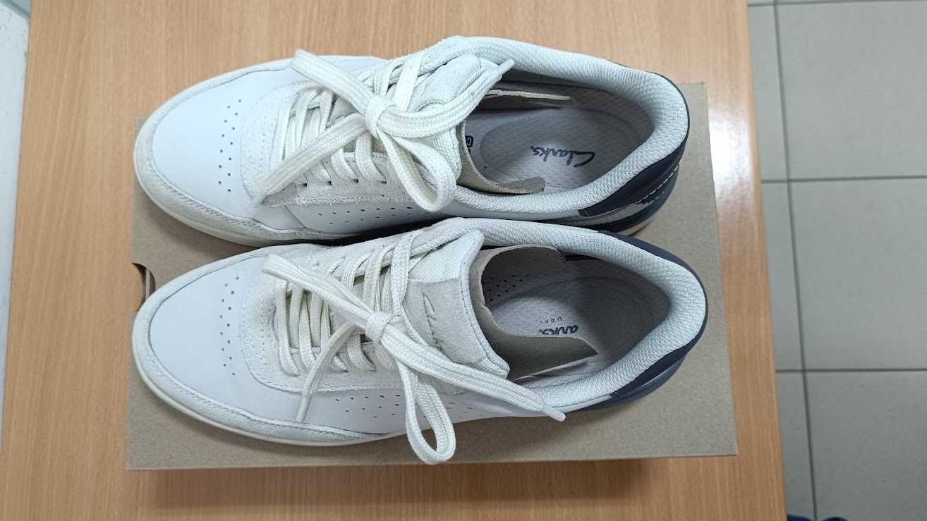 Clarks Sneakersy Courtlite Run Biały, rozmiar 42,5,  jak nowe