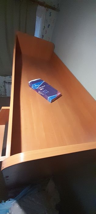 Ліжко- горище зі столом і шафою. Кровать чердак.