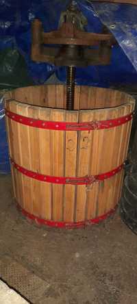 Prensa de vinho em madeira