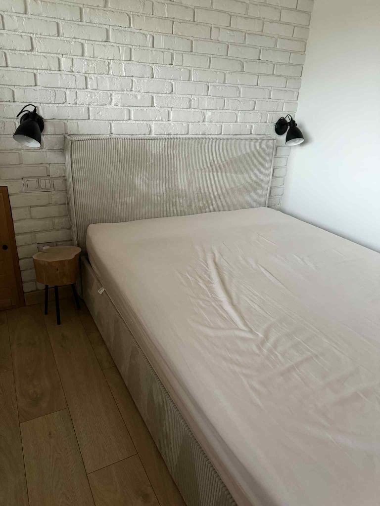 Sprzedam lozko pod materac 140x200