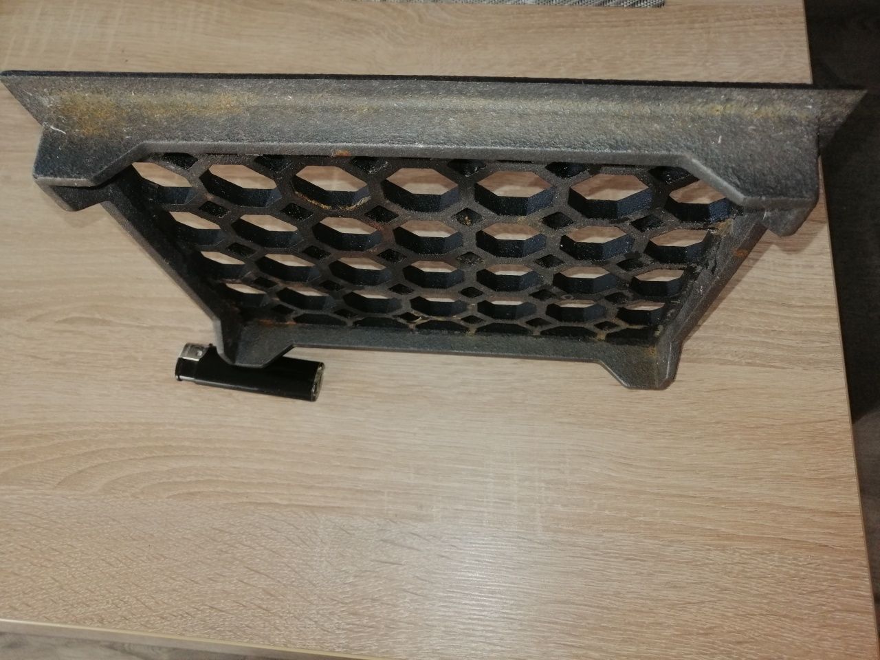 Kratki żeliwne kominkowe