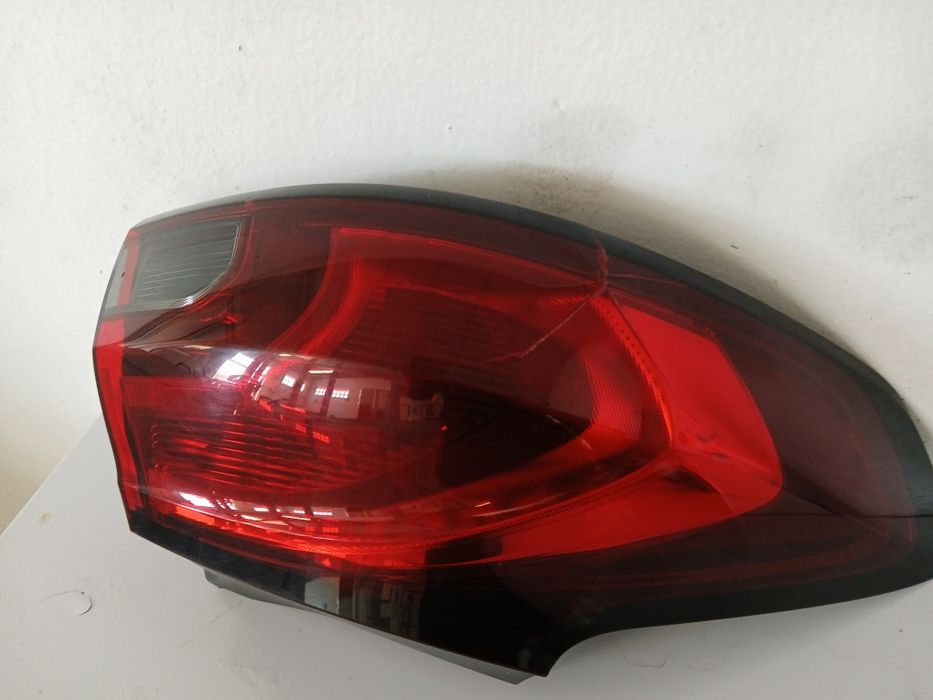 Farolim Opel zafira