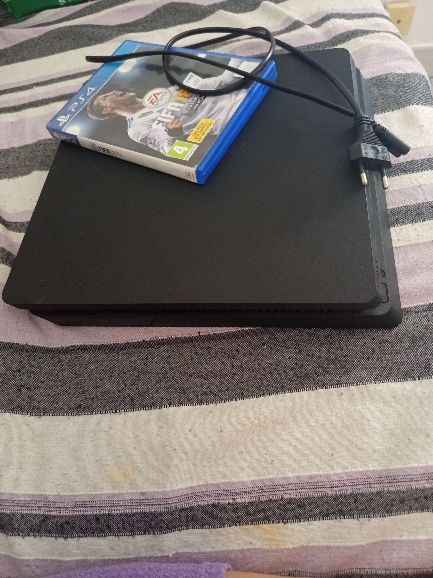 PlayStation 4 slim