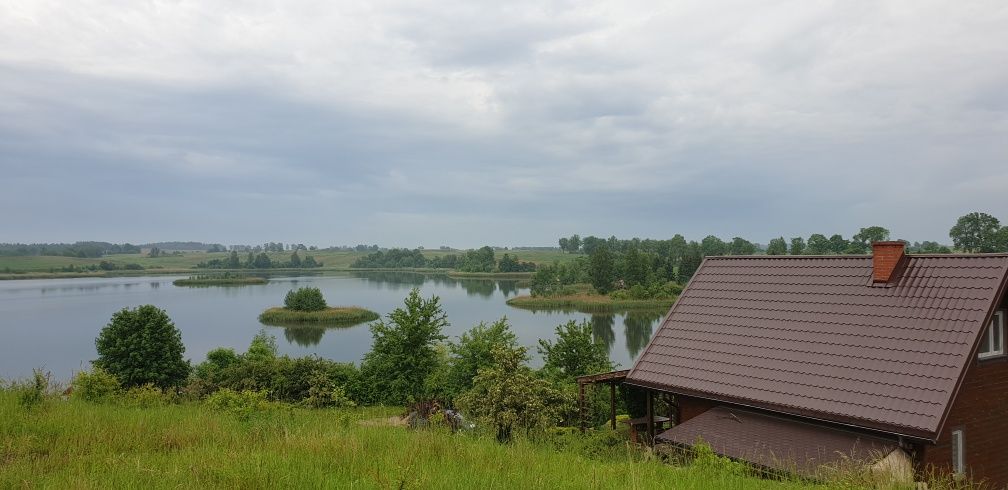 Domek nad jeziorem