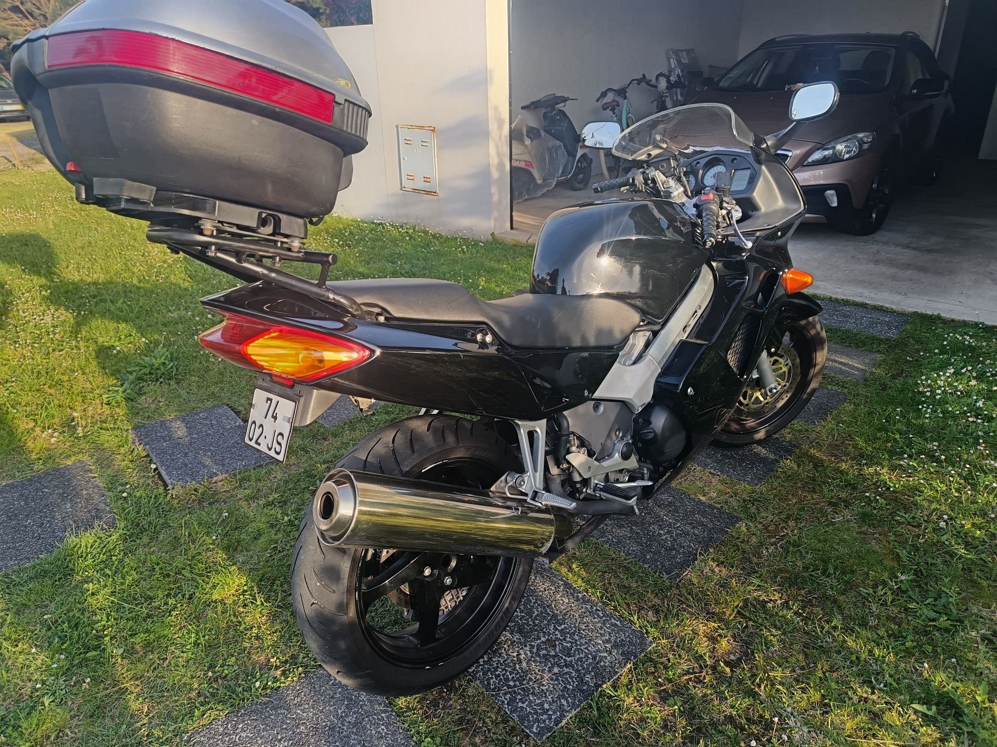 Honda VFR 800 muito estimada