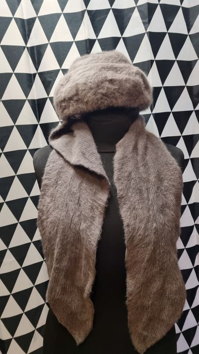 Uniwersalny,angorowy beret z szalikiem Laulnere