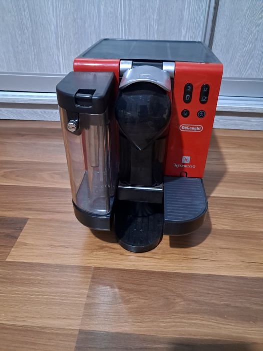 Кавоварка DELONGHI Nespresso