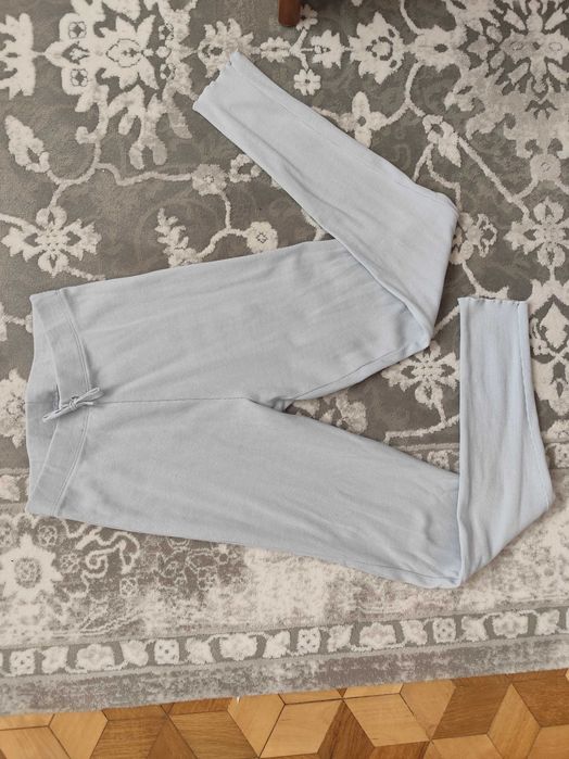 Niebieskie jasne legginsy z wysokim stanem prążkowane Zara