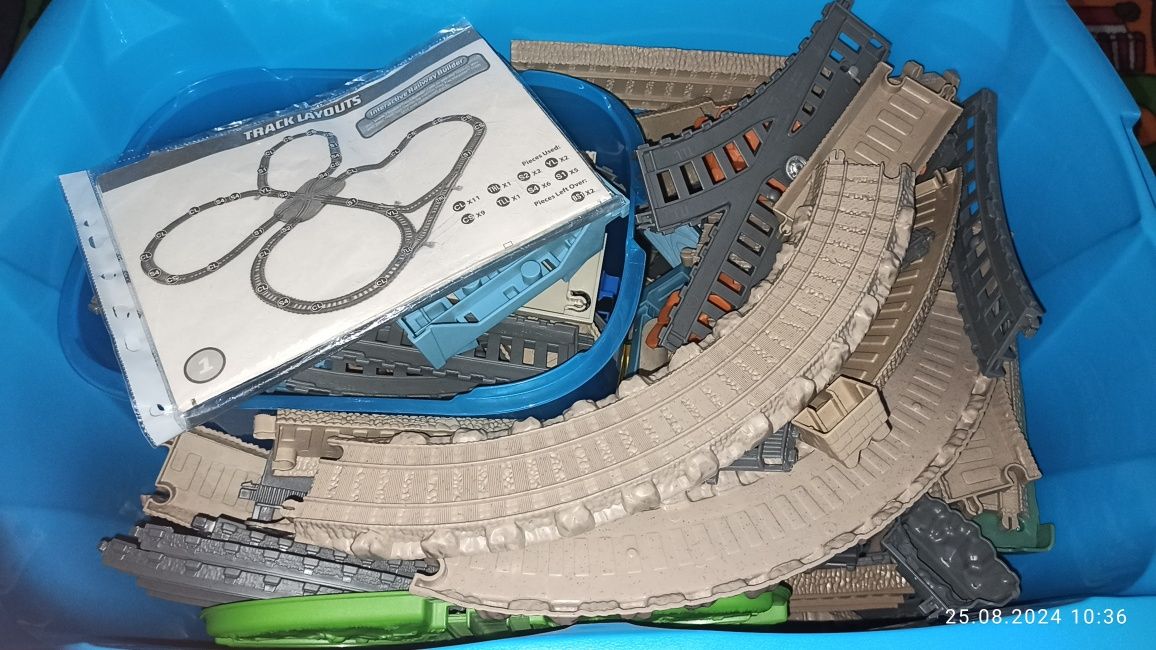 Kolejka elektryczna - seria Trackmaster / 5 zestawów.