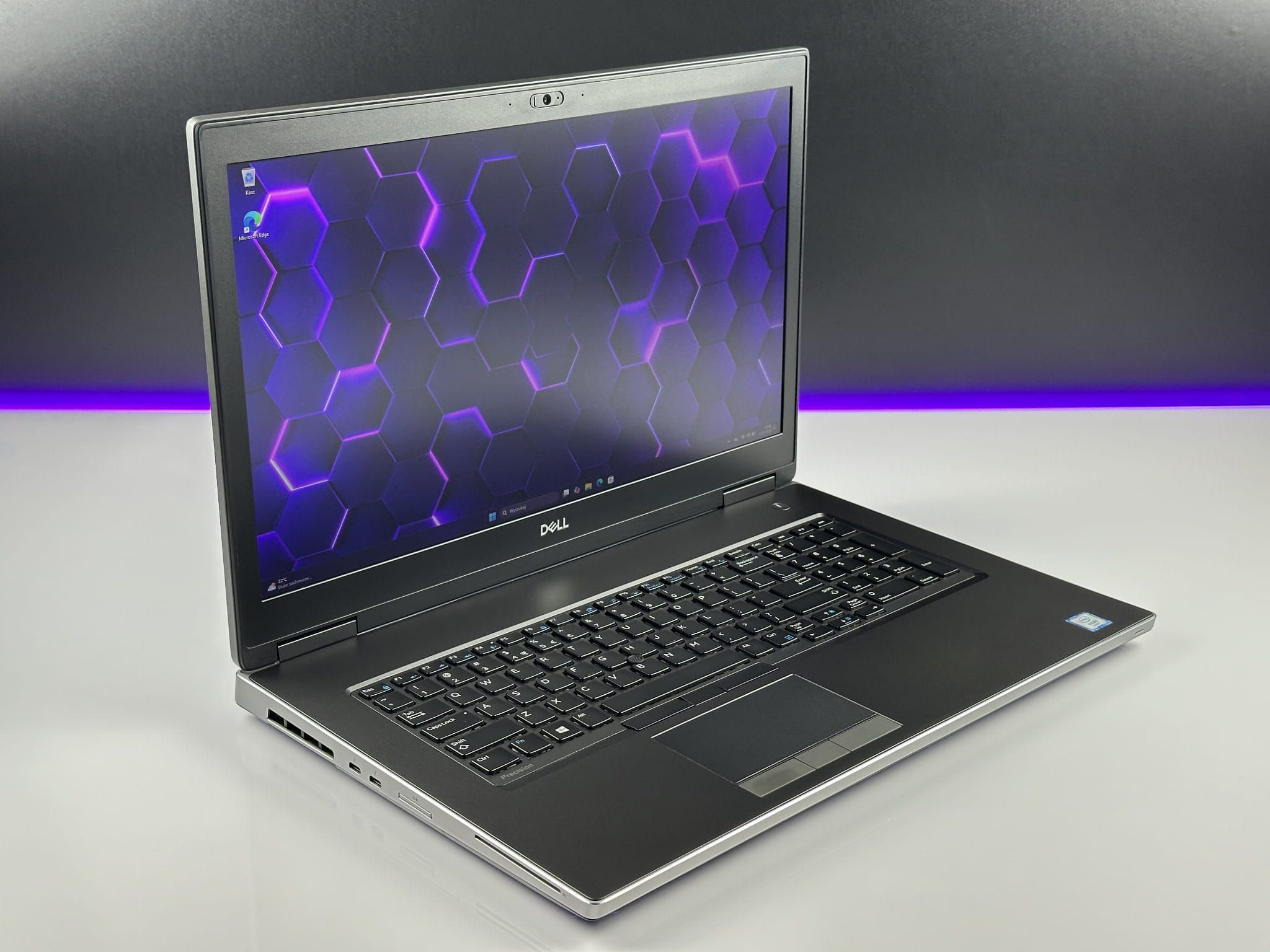 Laptop DELL Precision 7740 | Xeon E-2276M / FHD / RTX 4000 / US /FV23%