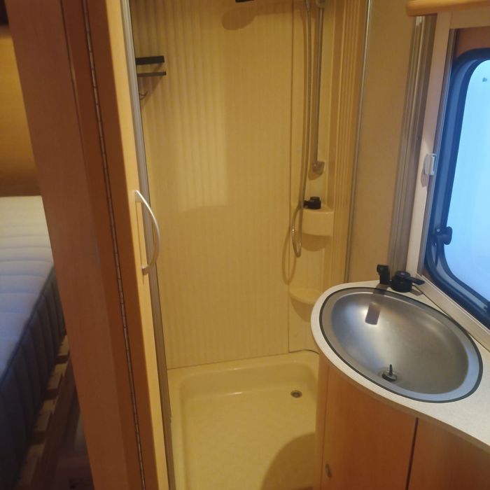 Каравани  кемпінг будинок на колесах причіп дача