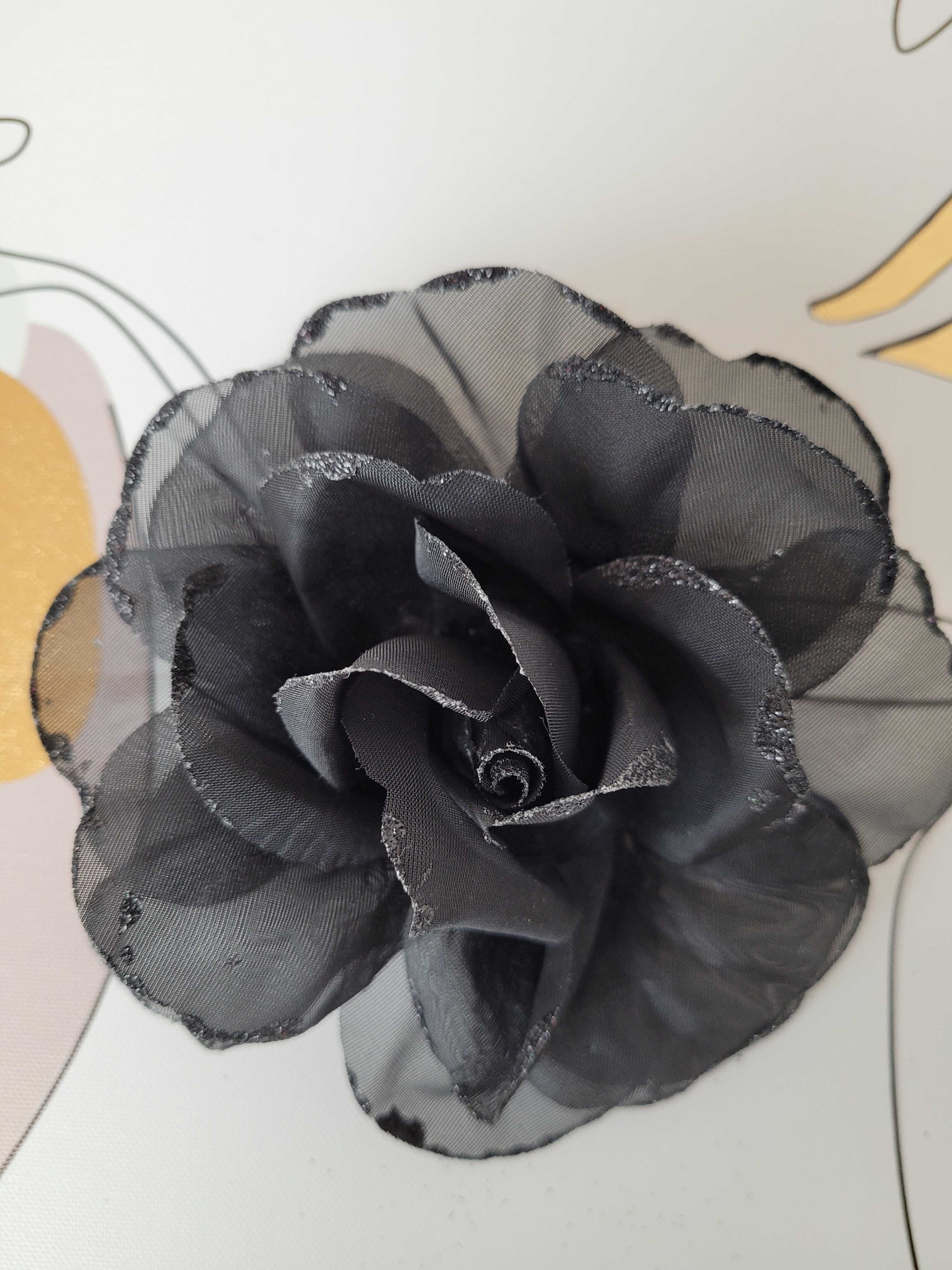 Róża  czarna sztuczna broszka przypinka