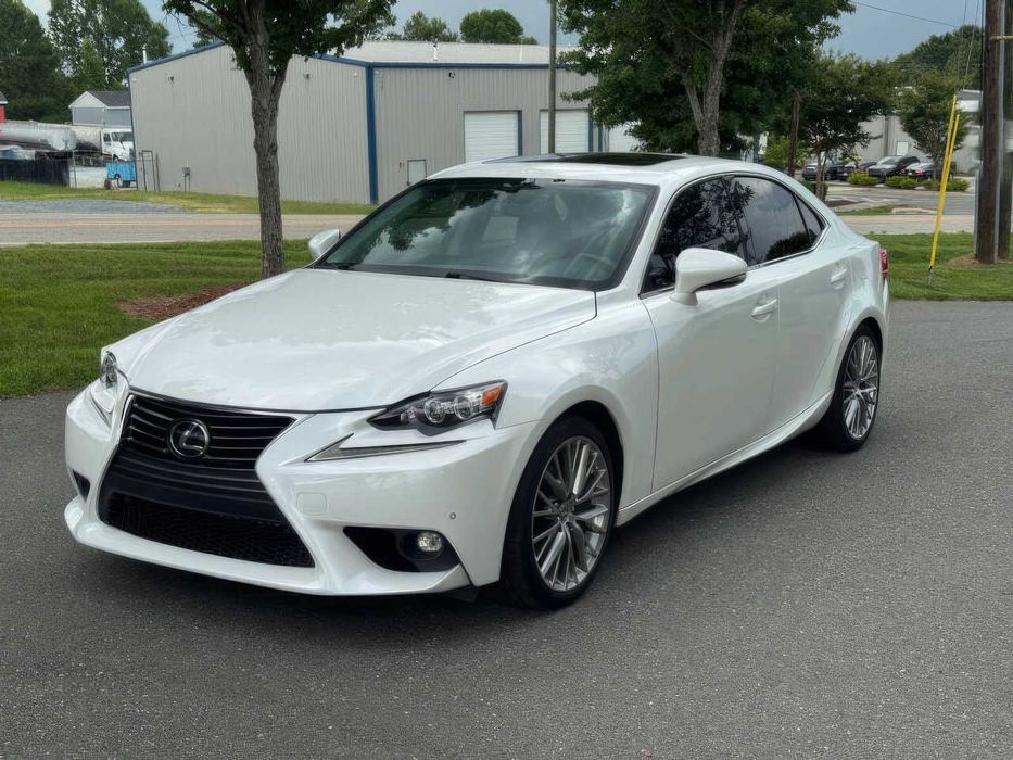 Lexus IS 200t      2016