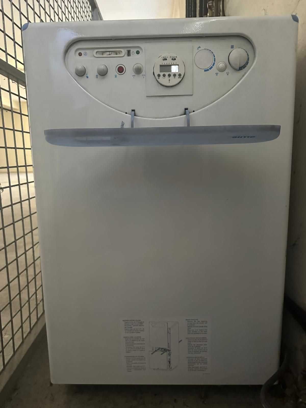 Máquina a Gasóleo + Depósito de Combustível – Em Bom Estado!