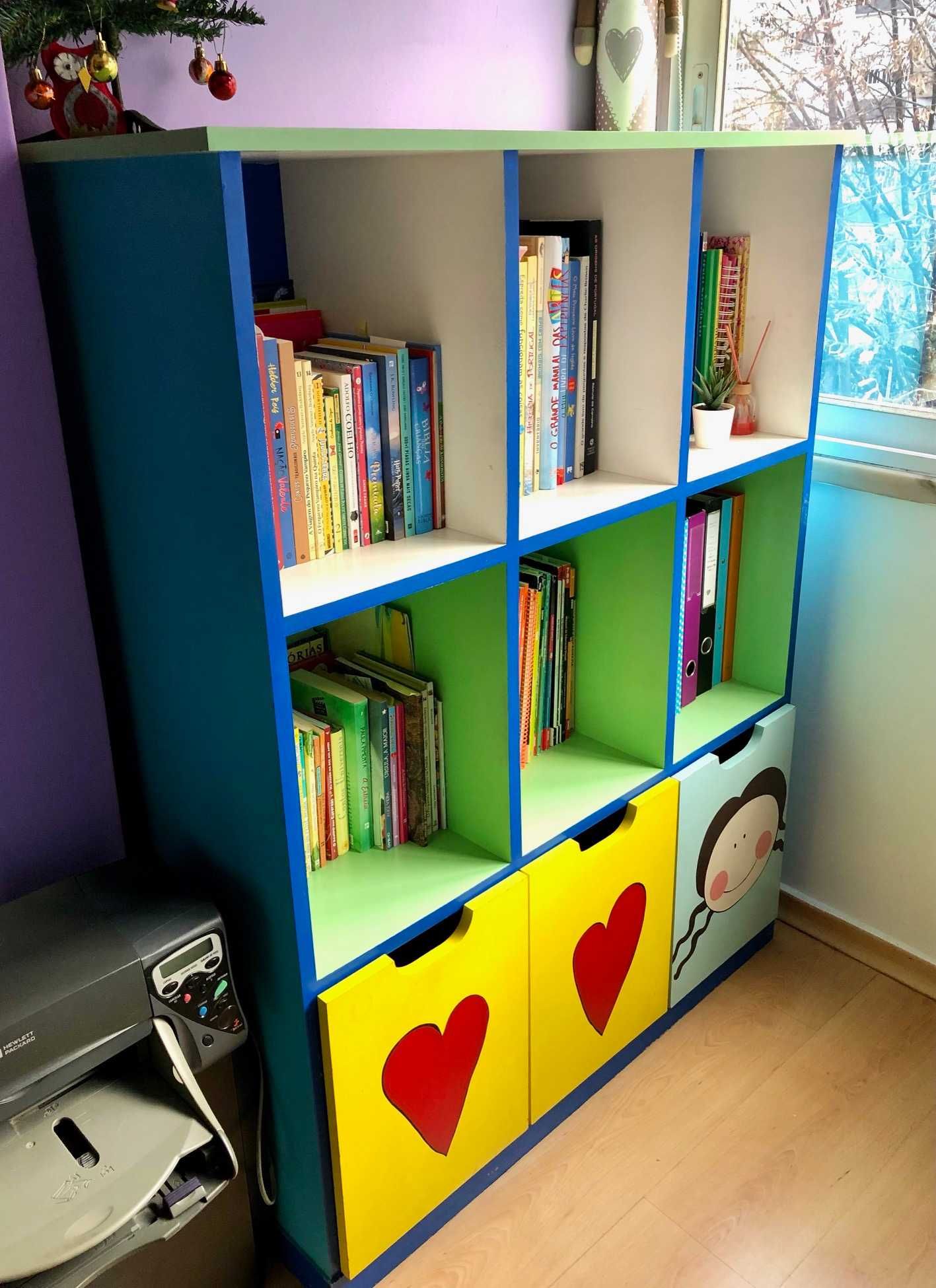 Estante para quarto de criança