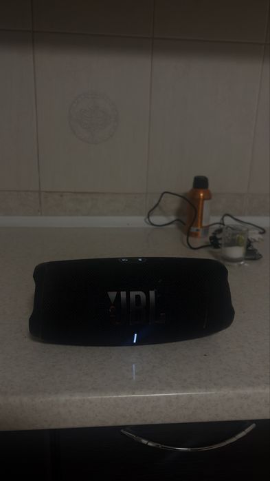 Продам jbl charge 5