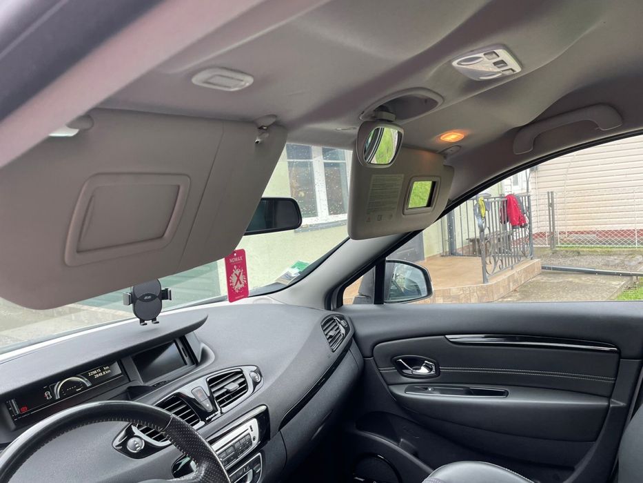 Автомобіль Renault Megane Scenic