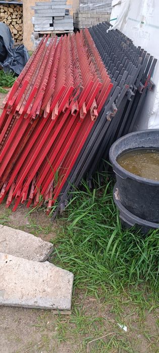 Przęsła, ogrodzenie