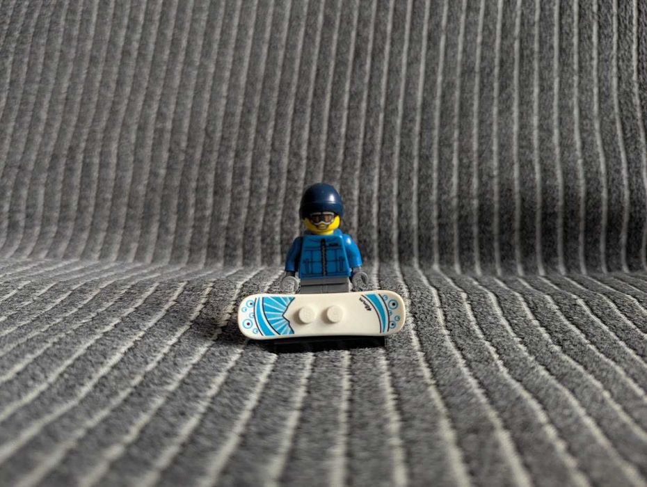 LEGO CMF - Snowboarder Guy col080