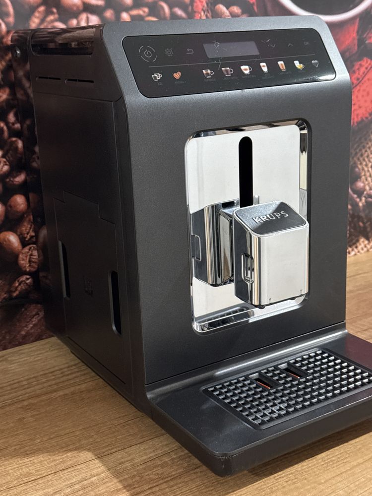 Ekspres do kawy KRUPS EA895 Auto Cappuccino oraz Latte gwarancja