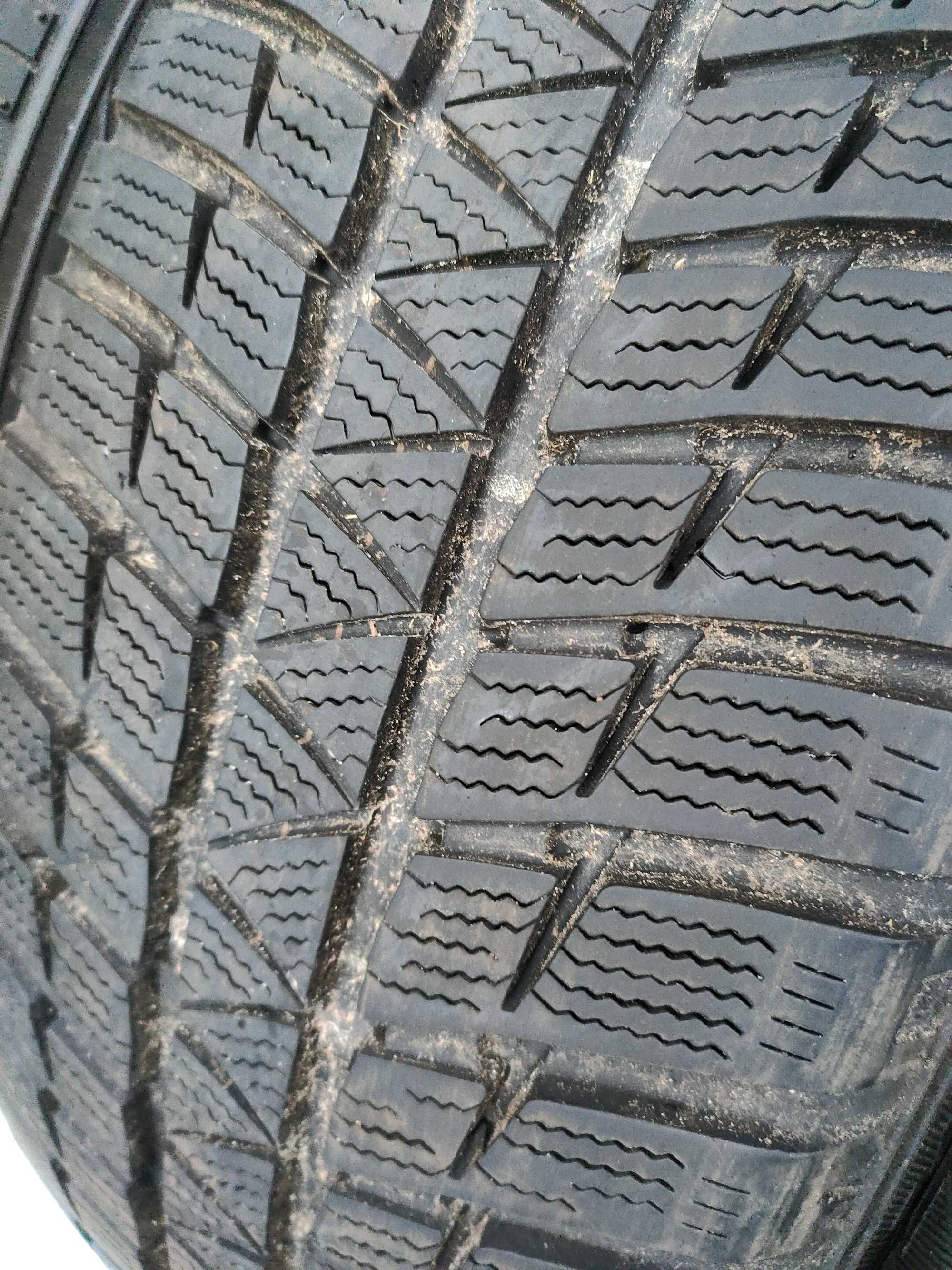 Opony Zimowe 215/60/17 Falken 4szt 7mm