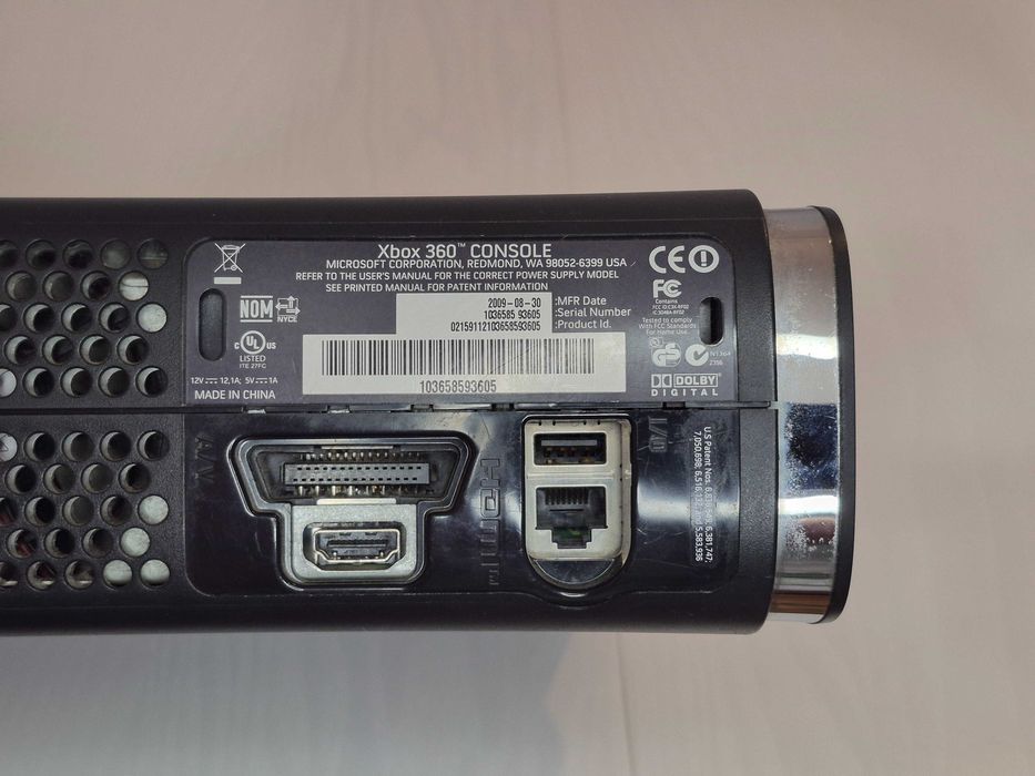 Xbox 360 (2009) + 6 gier + zasilacz, HDMI – działa, drobna wada napędu