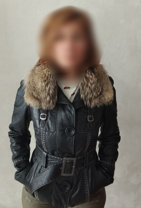 Шкіряна куртка жіноча