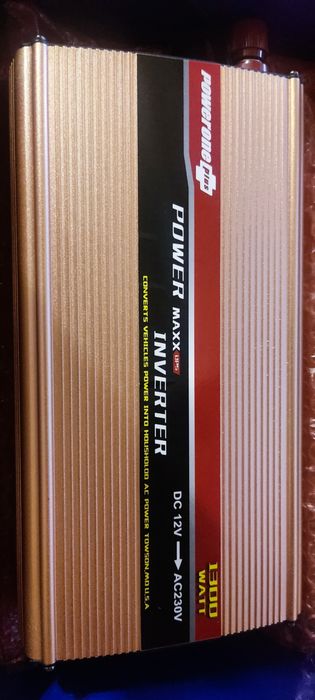 Инвертор Powerone 600W с Зарядкой 12V220V UPS