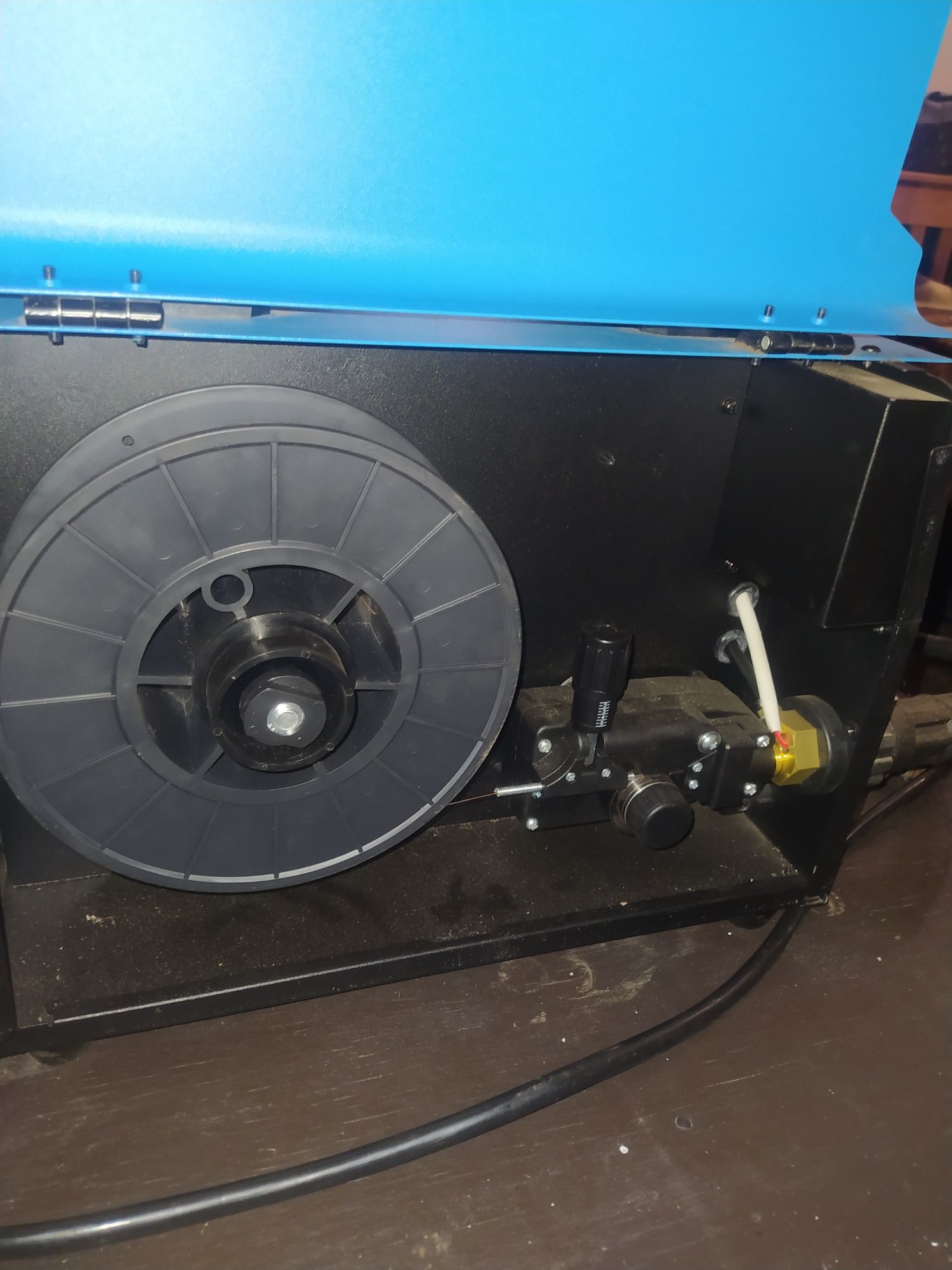 Продам сварочный аппарат Tesla weld 290