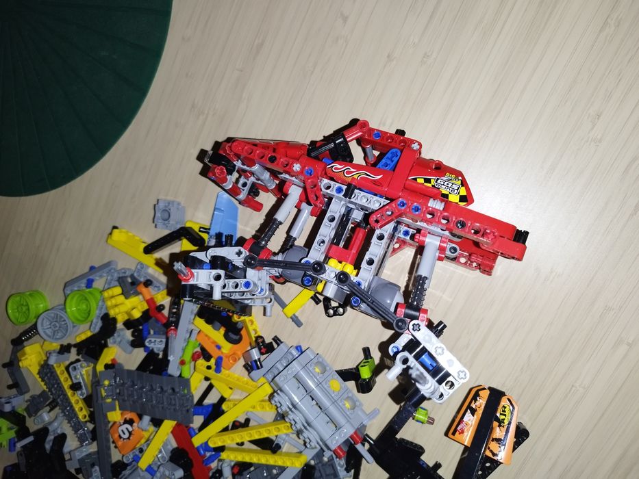 LEGO Technics kilka 1.7 kg - zestawów