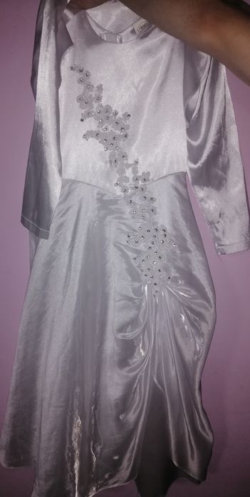 Біле нарядне плаття