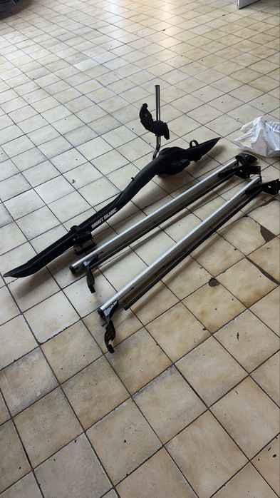 Barras de tejadilho e suporte de bicicleta