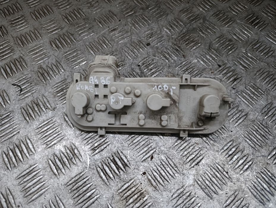 Audi A4 B6 Kombi wkład lampy prawy tył tylny